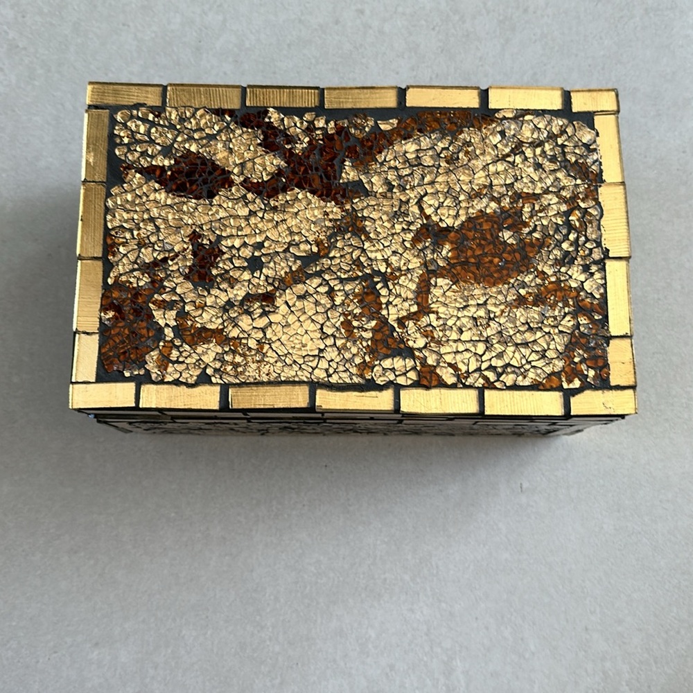 Mosaic Decorative Storage Box Gold Tones Black Lacquer On The Inside 8.5”x5”x4” - Picture 2 of 6